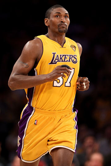 越媒：越南归化30岁原巴西籍中卫古斯塔沃，他将改名为杜飞龙（据越南媒体报道：30岁前巴西籍中卫古斯塔沃已归化越南，改名杜飞龙）