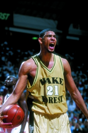 东契奇和里夫斯成1971年来湖人首对同砍35+的后场组合（东契奇与里夫斯缔造纪录：湖人自1971年以来首对后场同砍35+）