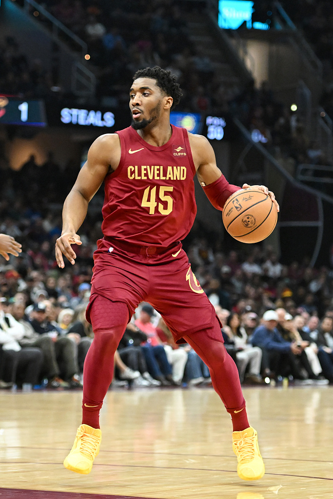 维维亚诺：孔蒂总是在抱怨，从来没有什么能让他满意（维维亚诺：孔蒂总爱抱怨，从未有任何事能让他满意）