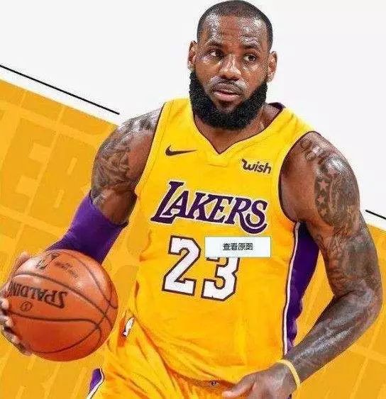 执法有温度，马宁在点球大战结束后，安慰南通队失点队员（温情执法：点球大战后，马宁安慰南通失点球员）