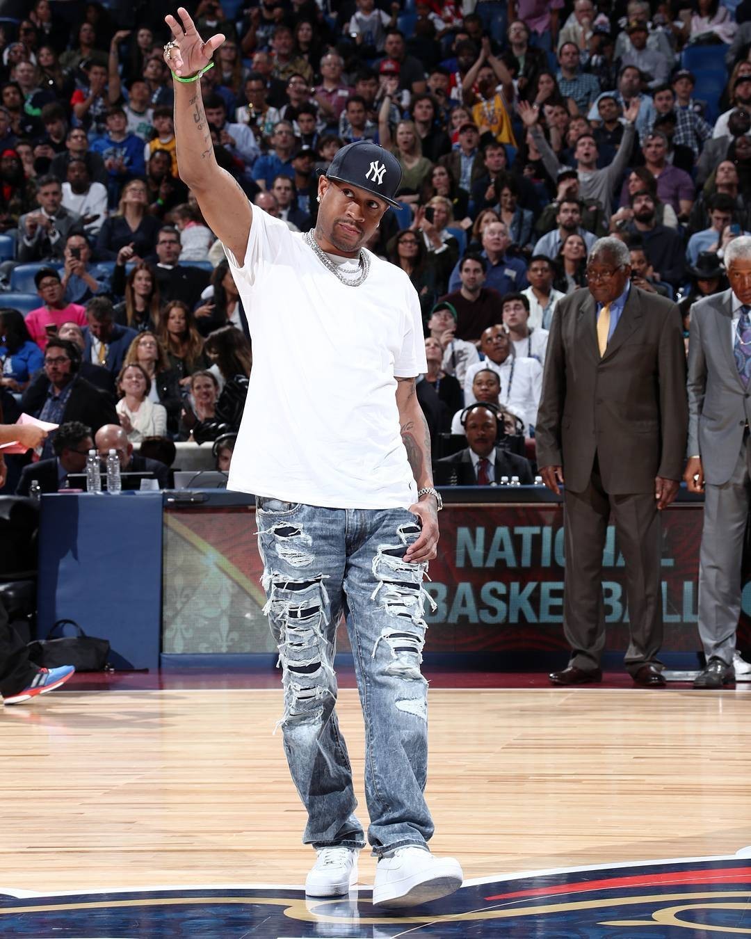 越南U21女排成绩作废！球员性别争议尘埃落定，国际排联修正排名（越南U21女排战绩被取消：性别争议告一段落，国际排联更新排名）