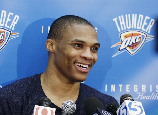 阿莫林：利马差不多已具备参赛条件，我们要捍卫主场胜利（阿莫林称利马已接近复出，誓捍卫主场三分）