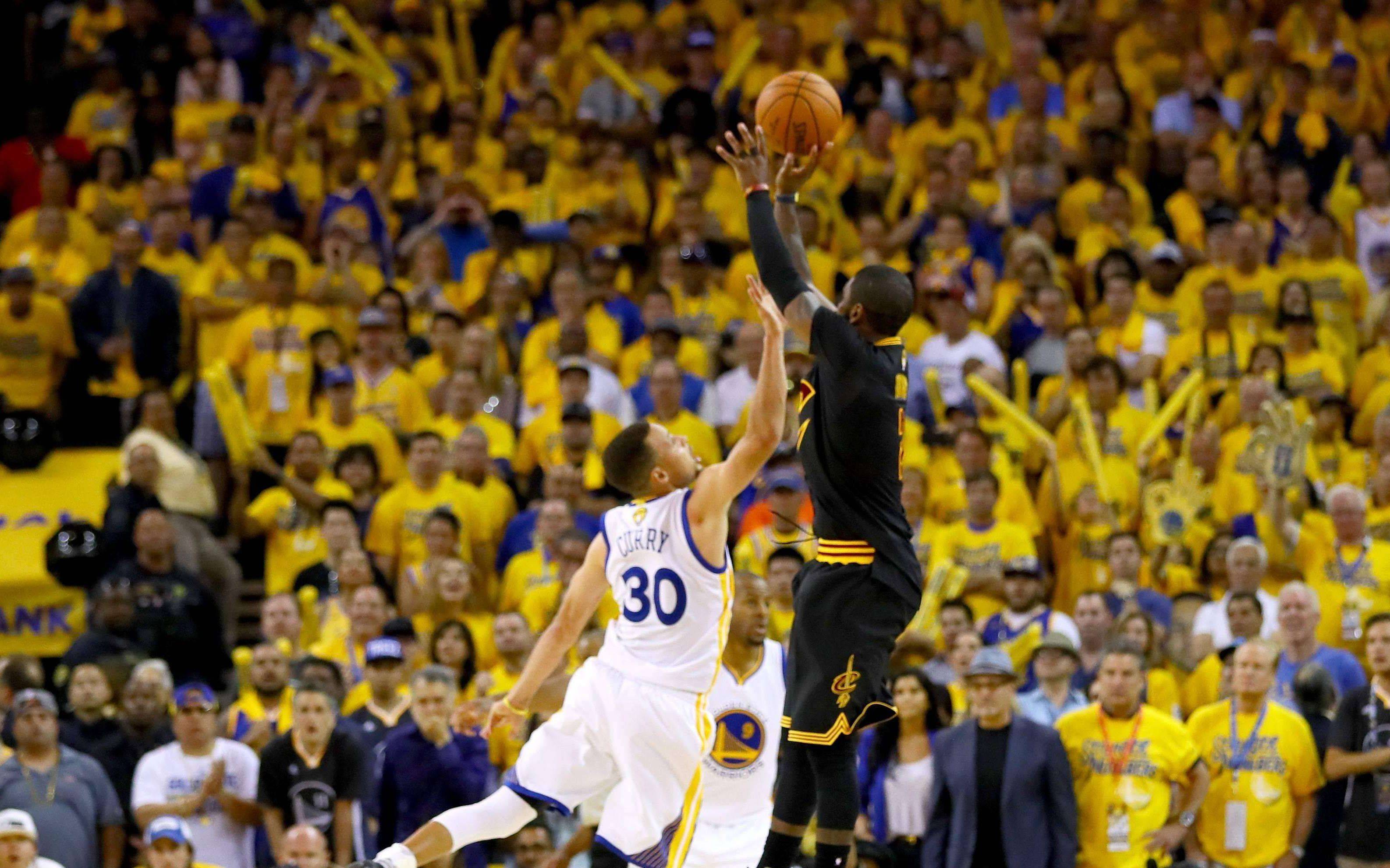 欧冠进球榜更新：梅西连续破门,（欧冠射手榜新变动：梅西连场破门）